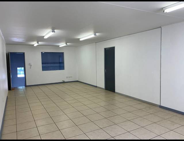 205M² WAREHOUSE TO LET IN BRAMLEY PARK